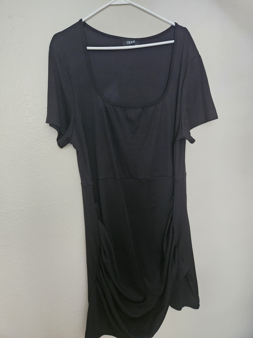 Cider Black Midi Dress with Short Sleeves - Picture 5 of 7
